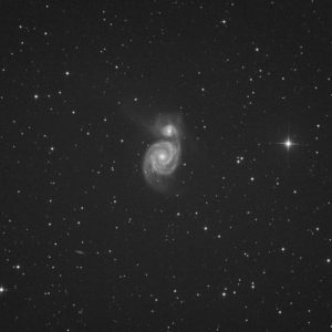 <b>Galaxie : </b>Du Tourbillon M51<b> Constellation : </b>Chiens de Chasse<br><b>Monture : </b>Monture  Avallon M-Uno Star-Go.   <b>Télescope : </b>Sky-Watcher 200 Quattro F4.    <b>Camera : </b>Altair 2600MM.   